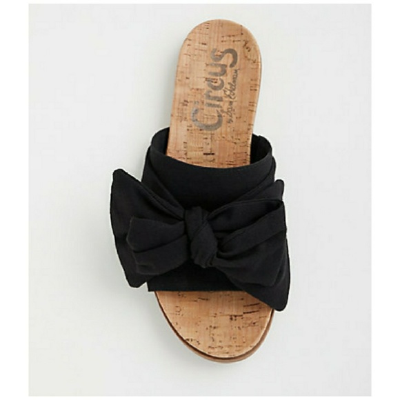 torrid Shoes - 🌹Torrid Circus by Sam Edelman Bow Slides size 8W